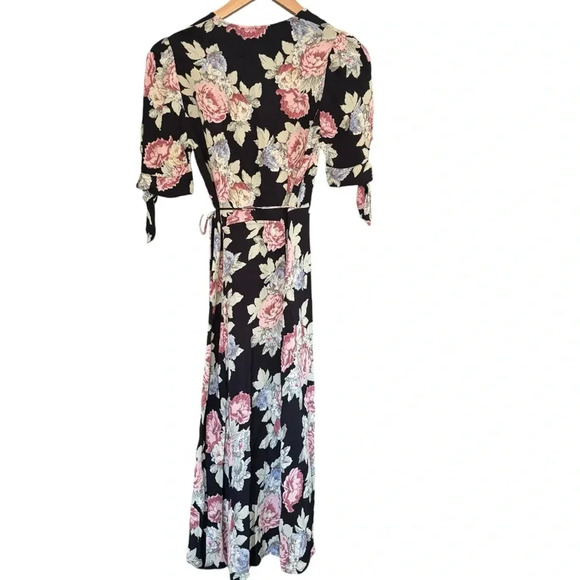 Reformation Women's Wrap Dress in Black Royce in Brookvale Floral Print Size Sm - Picture 2 of 8